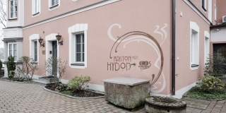 Kanzlei Ariston - liz design, Elisabeth Poth, Fassadengestaltung Illustration im Jugendstil Kanzlei Ariston - liz design, Elisabeth Poth, Fassadengestaltung Illustration im Jugendstil